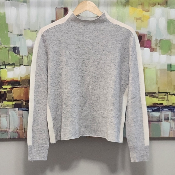 Vineyard Vines Gray and Cream Cashmere Sweater